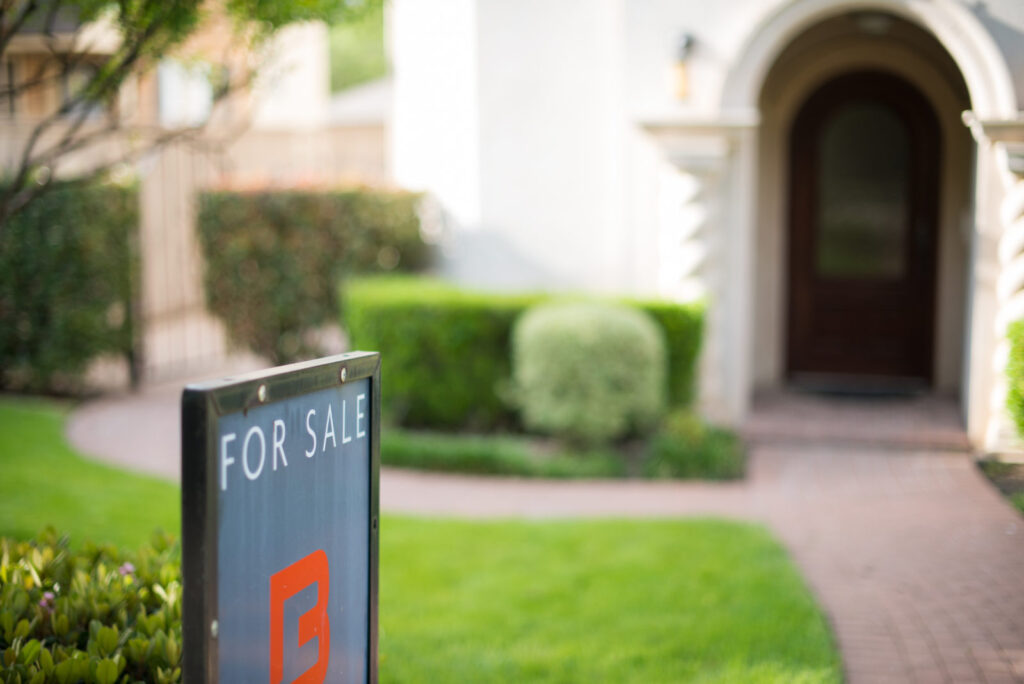 5 Curb Appeal Tips to Help You Sell Faster