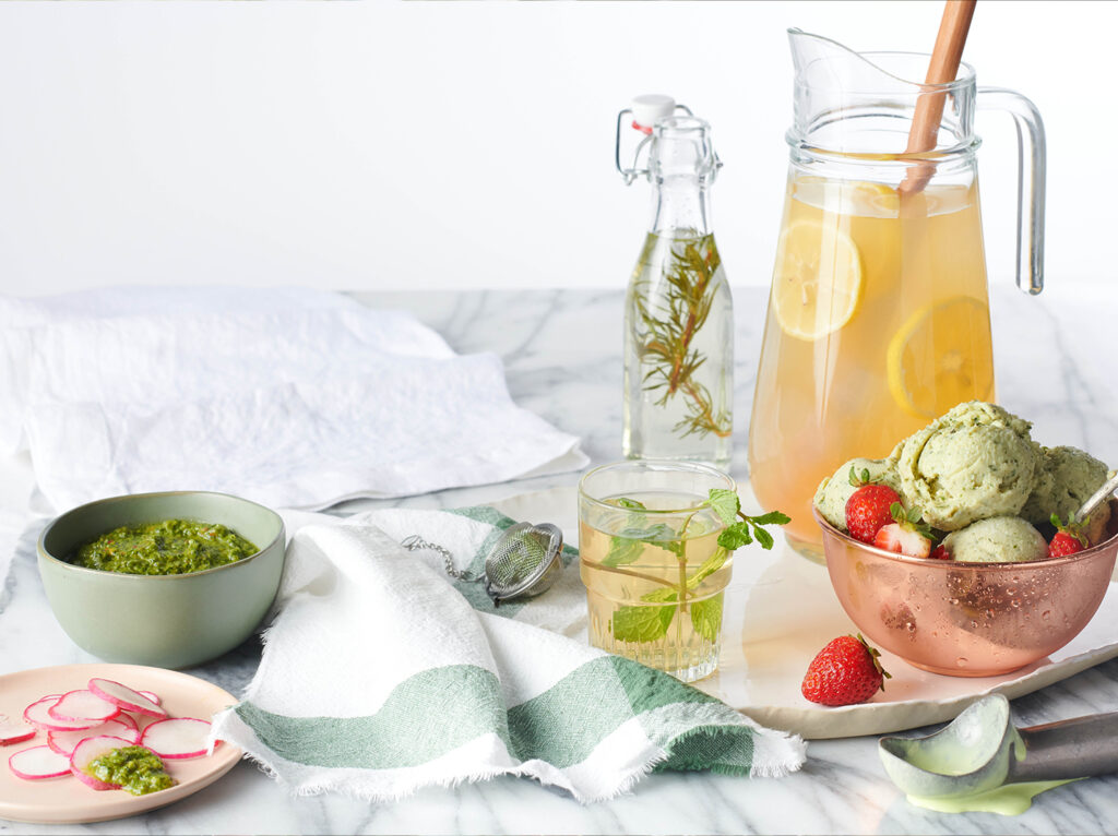 4 Herbal Brews to Whip Up from Your Garden