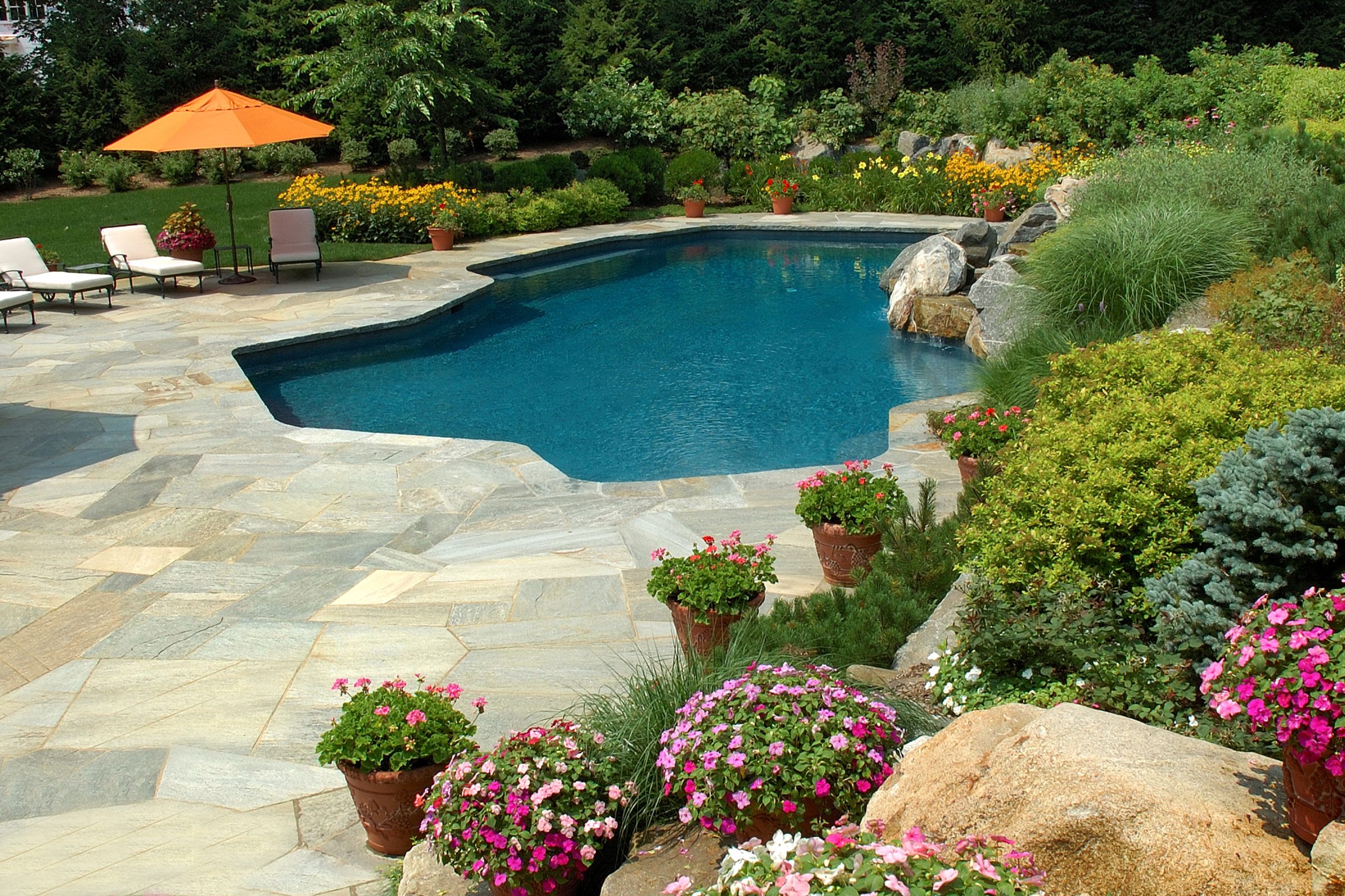 5 Key Considerations Before Installing a Backyard Pool
