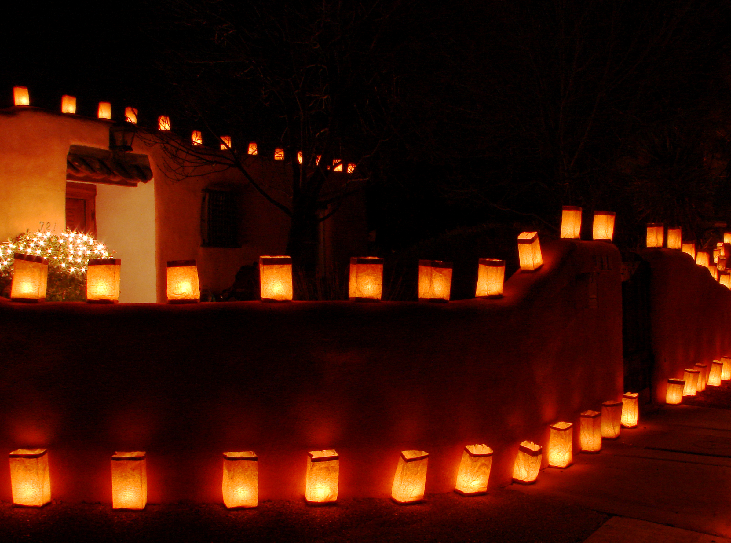 Make Holiday Magic With Luminarias
