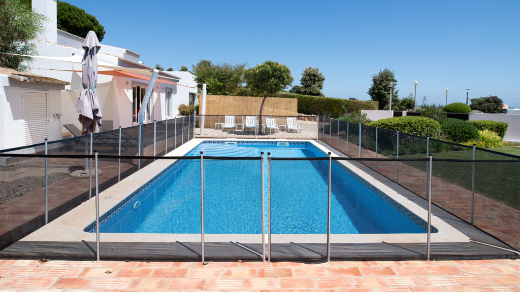 Pool Fence Guide