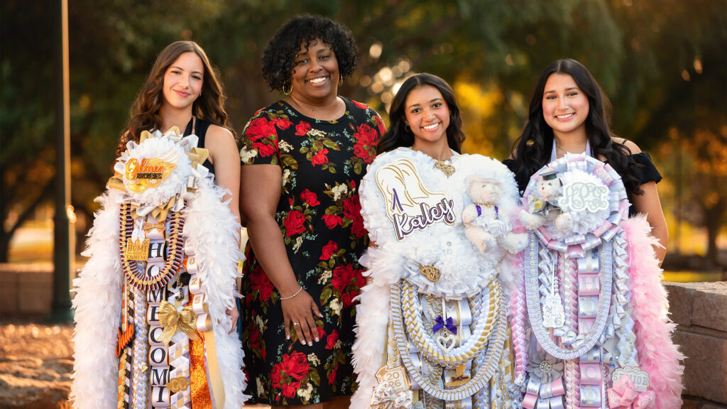 A Look Inside Texas’ Mum-Making Industry
